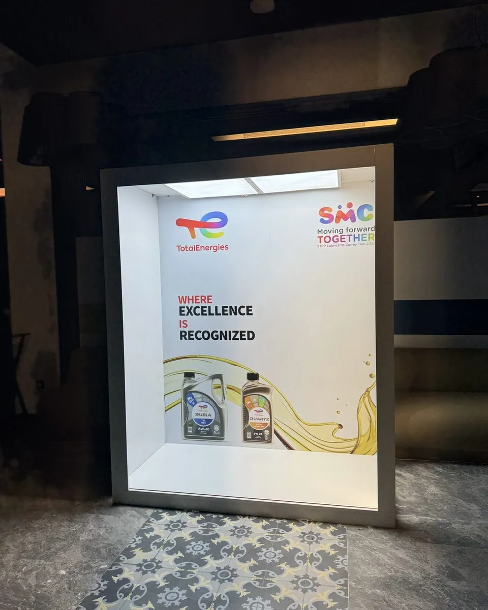 Lit photo box for a TotalEnergies event